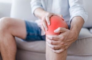 3 Symptoms Of Sciatica Knee Pain That’s Been Stopping You From Doing Daily Tasks