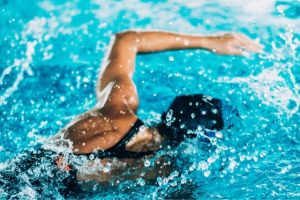 Is Swimming Good For Knee Pain? 5 Things You Need To Know